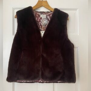 Hartford Vobby faux fur vest-NWT
